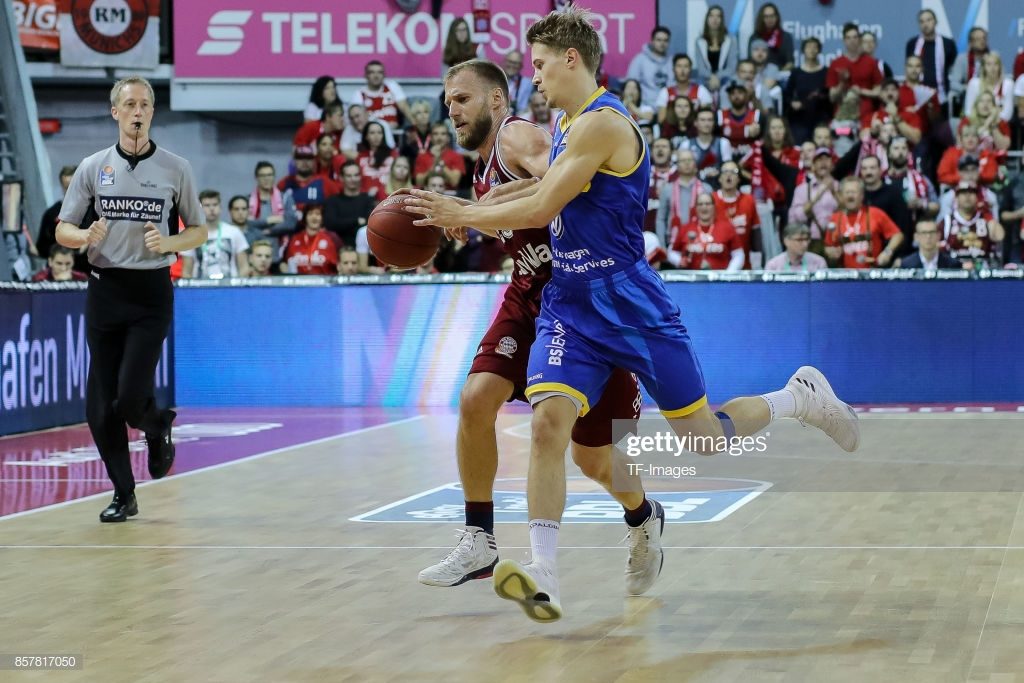 Lowen Braunschweig vs FC Bayern Munich