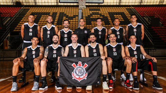 LRM_EXPORT_31339317679660_20181015_195759626-1200x800 Brasilia vs Corinthians Paulista