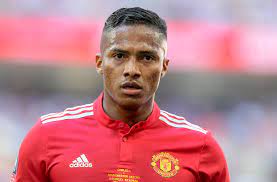 Antonio Valencia với số lần ra sân là 339 lần Top 10 Ngôi Sao Man UTD Có Số Lần Ra Sân Khủng Nhất