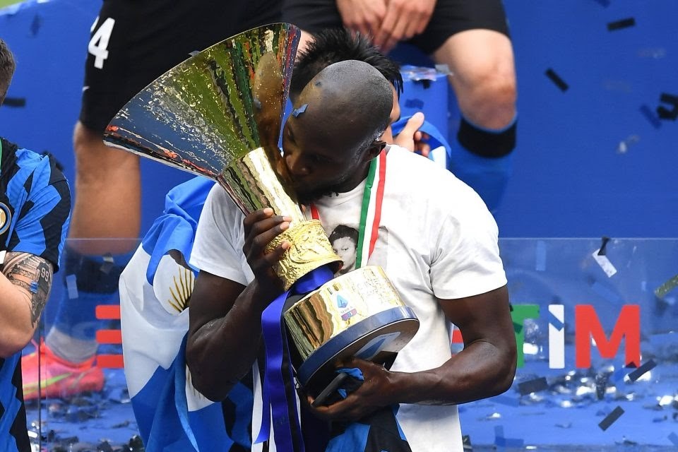 Lukaku cầu thủ xuất sắc nhất đã có 24 bàn thắng và 11 pha kiến tạo Lukaku Cầu Thủ Xuất Sắc Nhất Italy Serie A 2020-21