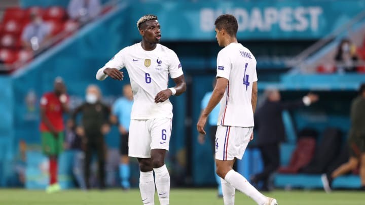 Varane khuyên Pogba ở lại Man Utd Lý do Pogba không thể trở về Juventus trong tương lai gần