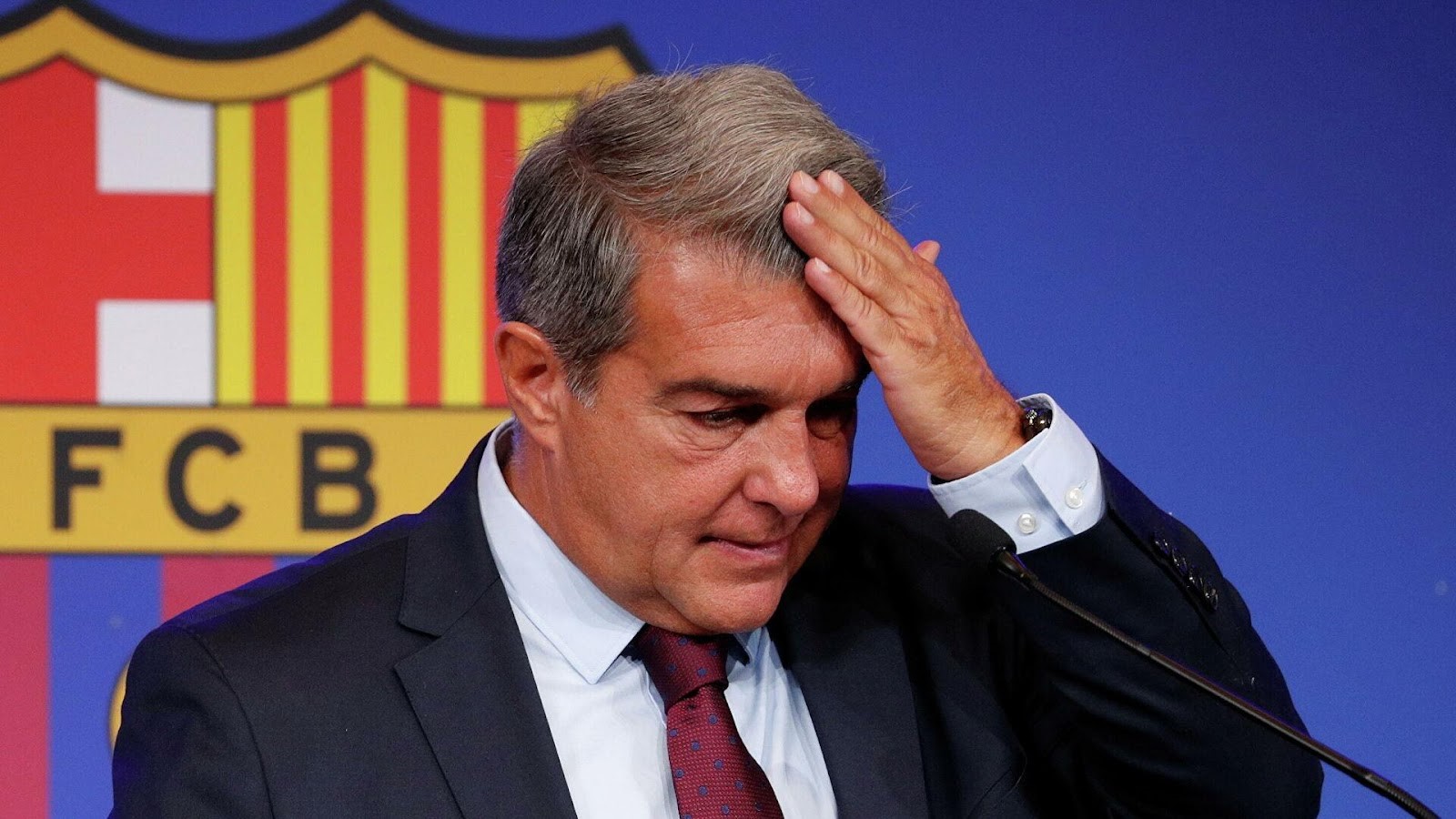 Chủ tịch Laporta đã nói quá về những khoản nợ của Barca Laporta phóng đại khoản nợ Barca, Messi xát muối đồng đội cũ