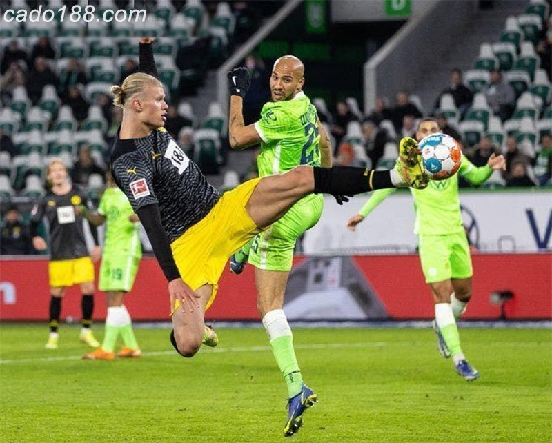 Dortmund ngược dòng mãn nhãn, Haaland lập lại kỳ tích