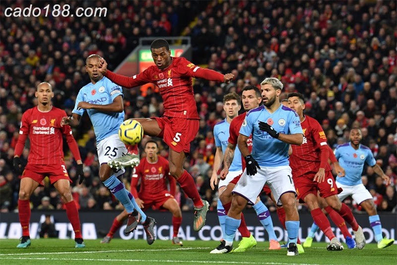Một số HLV và cầu thủ không chịu tiêm vacxin cũng gây khó khăn cho Premier League Premier League đối mặt với thách thức từ đại dịch Covid