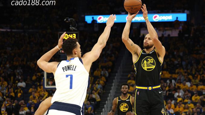 Soi kèo bóng rổ Dallas Mavericks vs GS Warriors 30/11