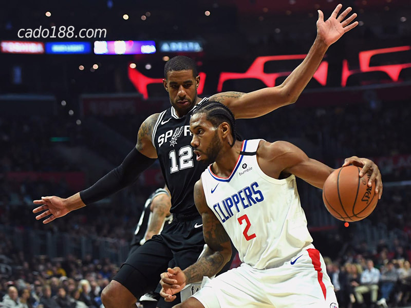 Clippers đang thi đấu rất ăn ý và ngôi sao Paul George đang đạt phong độ rất cao Soi kèo bóng rổ LA Clippers vs San Antonio Spurs 20/11