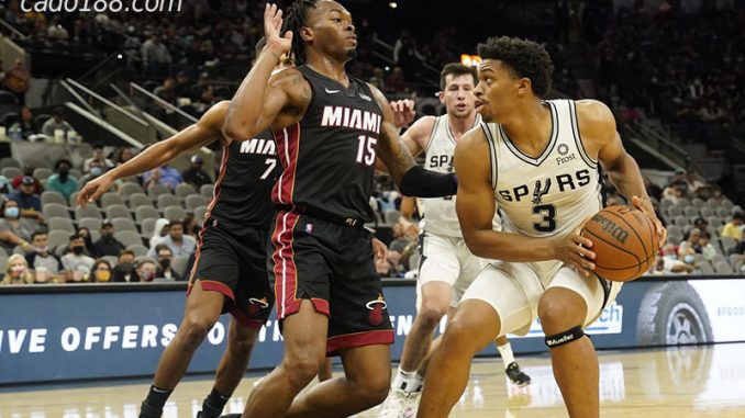 Soi kèo bóng rổ Miami Heat vs San Antonio Spurs 11/12