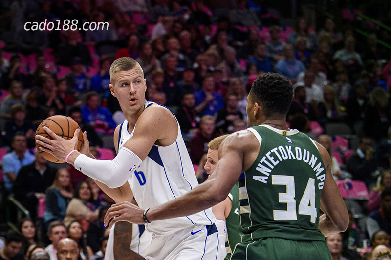 Thi đấu xa nhà nên Giannis và đồng đội cần phải chơi thực sự tập trung Soi kèo bóng rổ NBA Dallas Mavericks vs Bucks 10/12