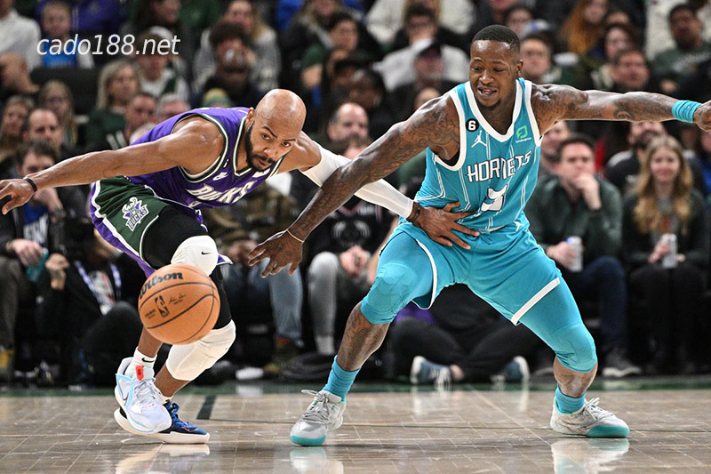 Soi kèo bóng rổ Milwaukee Bucks vs Hornets 