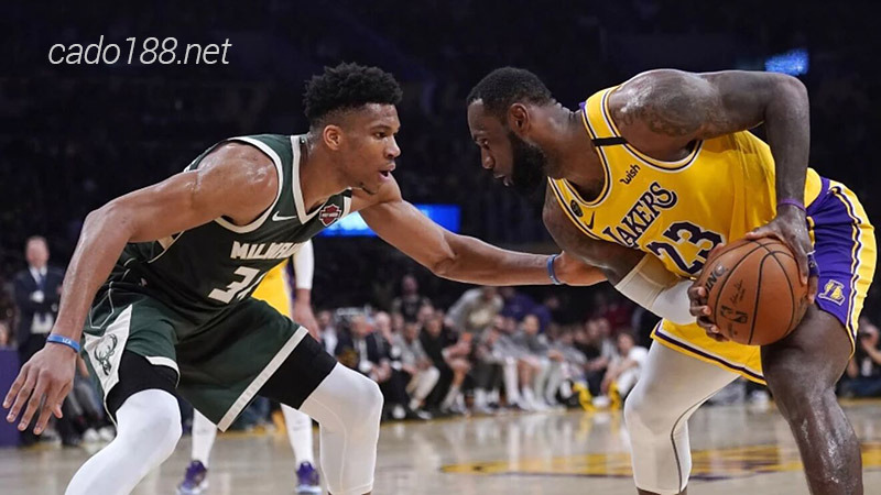 Soi kèo bóng rổ NBA LA Lakers vs Milwaukee Bucks ngày 10/2