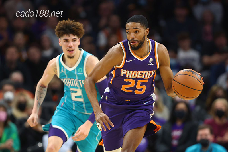 Phoenix Suns vẫn sẽ là một đối thủ khó nhằn và Charlotte Hornets sẽ cần sự chuẩn bị tốt nhất Soi kèo bóng rổ NBA Charlotte Hornets vs Phoenix Suns 2:3