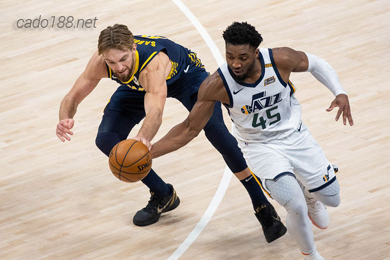 Thời điểm này cả Indiana Pacers và Utah Jazz đều đã bị đẩy khỏi top 10 BXH Soi kèo bóng rổ NBA Indiana Pacers vs Utah Jazz ngày 14:2