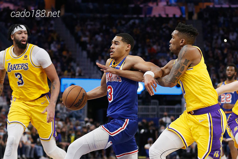 Nhiều cái tên chất lượng đã xuất hiện và Lakers vẫn cần thời gian để có thể hoàn thiện lối chơi Soi kèo bóng rổ Golden State Warriors vs LA Lakers