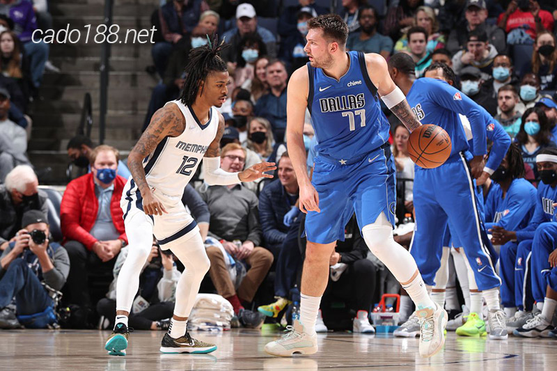 Đều chơi xuống phong độ, cả Grizzlies và Mavericks đang rất cần chiến thắng để cải thiện thứ hạng của mình trên BXH Soi kèo bóng rổ Memphis Grizzlies vs Dallas Mavericks 12:3