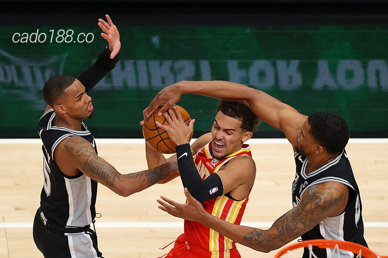 Soi kèo bóng rổ NBA San Antonio Spurs vs Atlanta Hawks 20:3