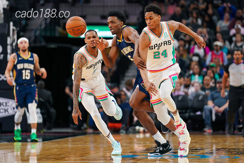 San Antonio Spurs chưa hẳn là một đối thủ dễ bị bắt nạt với lối chơi khó chịu của mình Soi kèo bóng rổ New Orleans Pelicans vs SA Spurs ngày 22:3