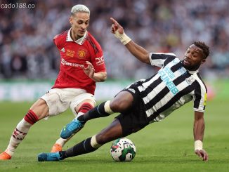 Soi kèo xiên hôm nay ngày 02/04 Newcastle vs Man United, NHA