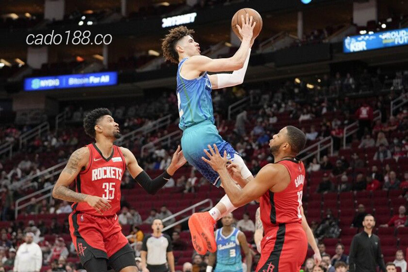 Soi kèo bóng rổ Charlotte Hornets vs Houston Rockets 8:4