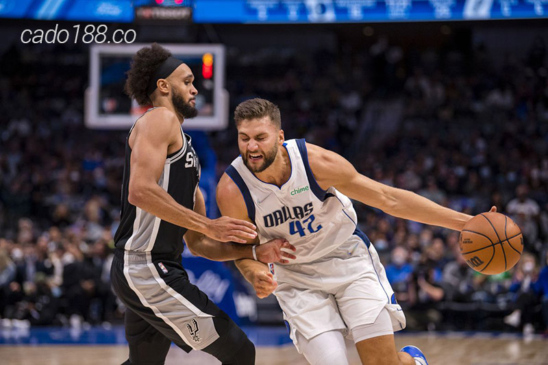Soi kèo bóng rổ Dallas Mavericks vs San Antonio Spurs 10:4
