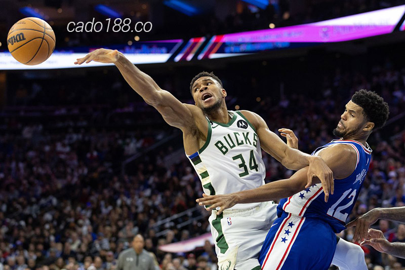 Soi kèo bóng rổ Milwaukee Bucks vs Philadelphia 76ers 3:4