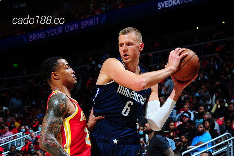 Soi kèo bóng rổ NBA Atlanta Hawks vs Dallas Mavericks 3:4