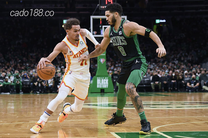 Phải chơi nhà trước đại diện top 2 miền Đông, HLV Quin Snyder và các học trò sẽ cần có sự chuẩn bị tốt nhất Soi kèo bóng rổ NBA Boston Celtics vs Atlanta Hawks 10:4