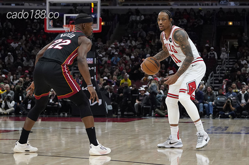 Cặp lại đối thủ yêu thích, con đường trở lại playoffs của đoàn quân HLV Billy Donovan là rất rộng cửa Soi kèo bóng rổ NBA Miami Heat vs Chicago Bulls ngày 15/4