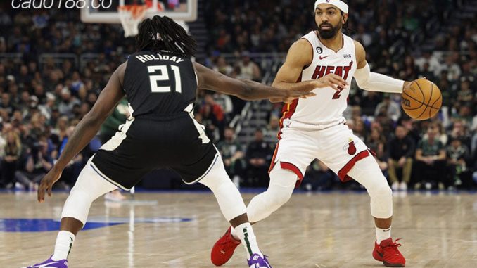 Soi kèo bóng rổ NBA Miami Heat vs Milwaukee Bucks ngày 25:4