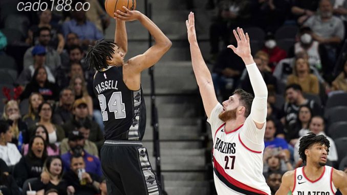 Soi kèo bóng rổ NBA San Antonio Spurs vs PT Blazers 07:4