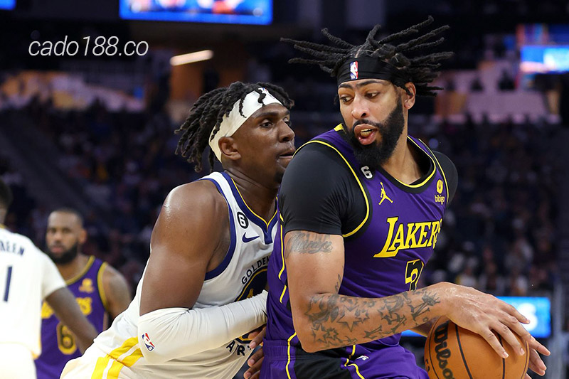 Soi kèo bóng rổ LA Lakers vs Golden State Warriors ngày 9:5