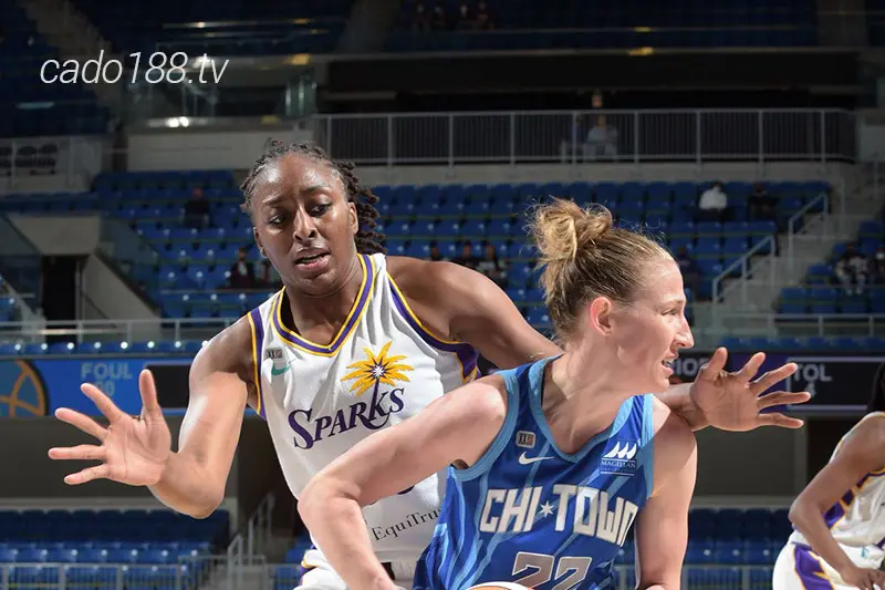 Courtney Williams và đồng đội sẽ cần giữ vững tinh thần nếu không muốn nhận trái đắng ngay trên tổ ấm Soi kèo bóng rổ WNBA Chicago Sky vs Los Angeles Sparks 1_7