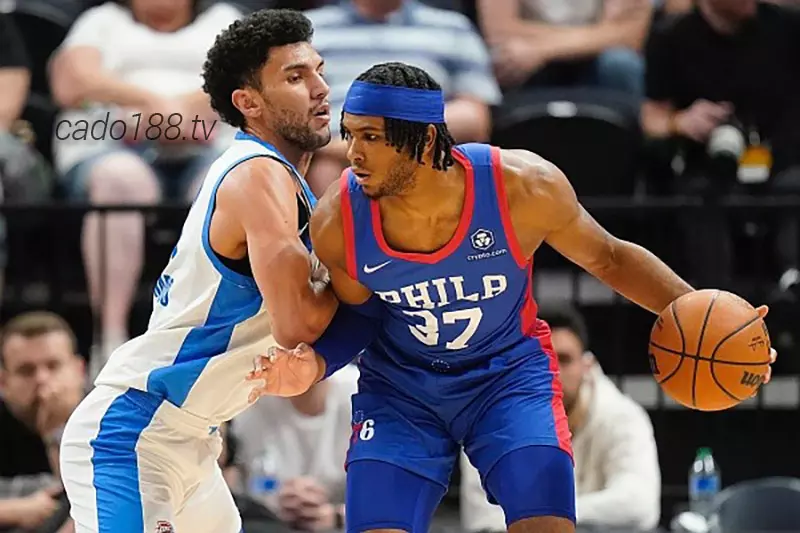 Kinh nghiệm từ hậu vệ kỳ cựu Xavier Moon tiếp tục giúp LA Clippers có được chiến thắng sít sao trước đối thủ Soi kèo bóng rổ NBA Summer 76ers vs LA Clippers ngày 15_7