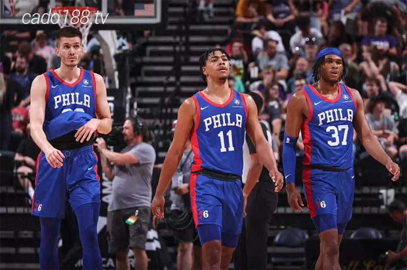 Phòng ngự thiếu hiệu quả đang là vấn đề mà HLV Nick Van Exel phải đau đầu tìm cách giải quyết Soi kèo bóng rổ NBA Summer Atlanta Hawks vs 76ers ngày 14_7