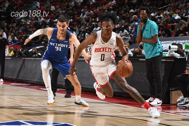 Jabari Smith Jr. có màn tỏa sáng đúng lúc với một cú Game-winner ấn tượng mang chiến thắng cho Houston Rockets Soi kèo bóng rổ NBA Summer Houston Rockets vs Pistons 10_7