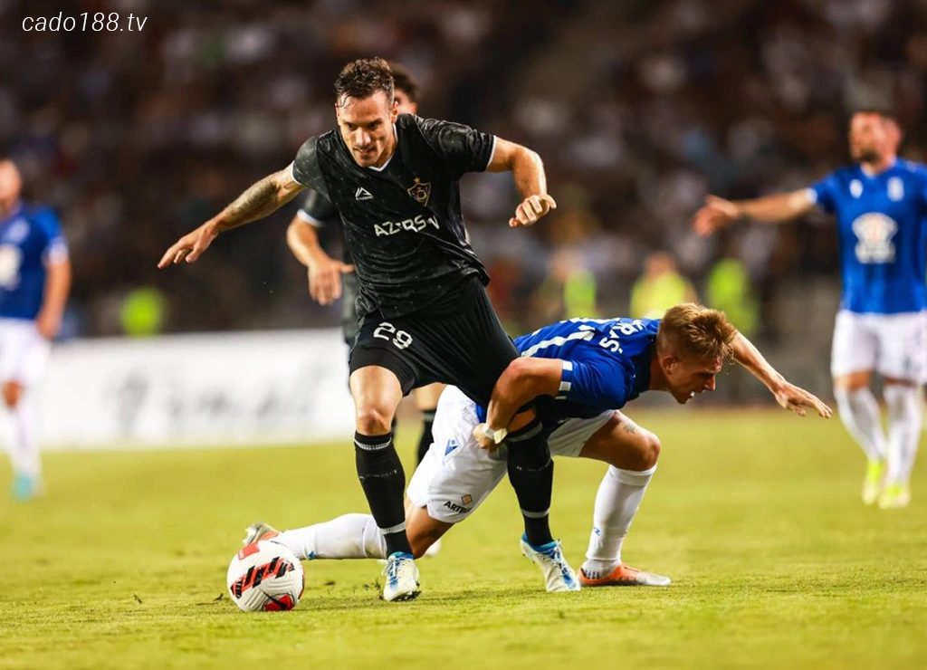 Soi kèo xiên ngày 11/07 Lincoln Red Imps vs Qarabag, C1