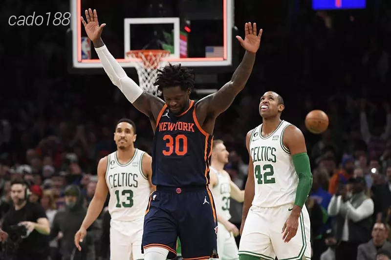 HLV Tom Thibodeau và các học trò đã có khởi đầu đáng thất vọng trong giai đoạn tiền mùa giải Soi kèo bóng rổ NBA New York Knicks vs Boston Celtics 26_10