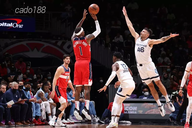 Tái thiết lại hàng công sau khi mất đi Bradley Beal là một nhiệm vụ không dễ dành cho HLV Unseld Soi kèo bóng rổ Washington Wizards vs Memphis Grizzlies 29_10