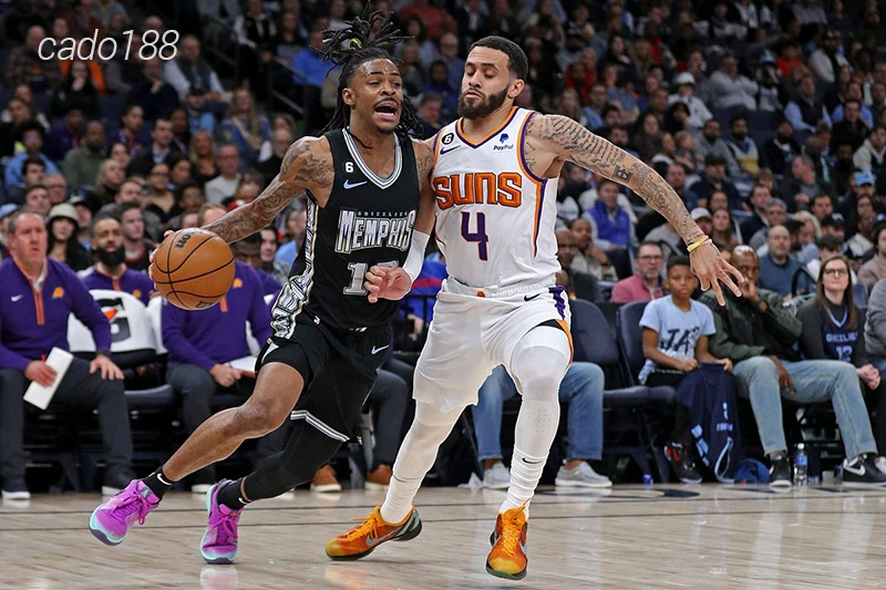 Phoenix Suns đang thi đấu rất bay với hai siêu sao Kevin Durant và Devin Booker trong các trận đấu gần nhất Soi kèo bóng rổ NBA Memphis Grizzlies vs Phoenix Suns 25:11