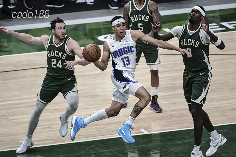 Cuộc đua thứ hạng năm nay của đoàn quân HLV Adrian Griffin đang diễn ra không quá thuận lợi Soi kèo bóng rổ NBA Orlando Magic vs Milwaukee Bucks 12:11