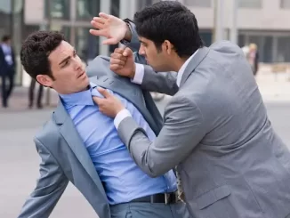 Nằm mơ thấy đánh nhau với người lạ