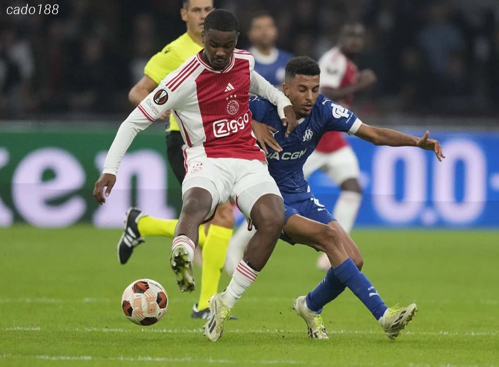 Soi kèo xiên 01/12 Marseille vs Ajax Amsterdam, Cúp C2