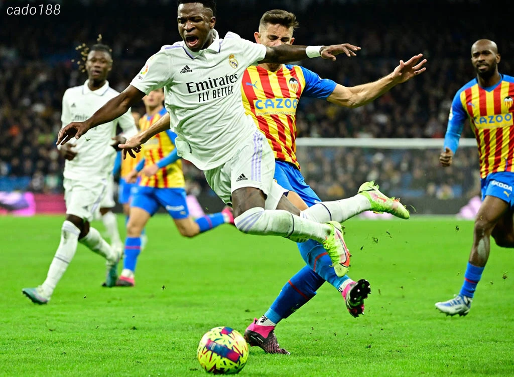 Soi kèo xiên ngày 13/11 Real Madrid vs Valencia, La Liga