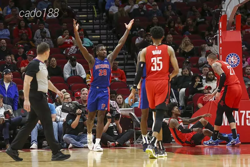 Đều là những đội bóng nằm ở phía cuối BXH, nhưng Detroit Pistons lại tỏ ra thua thiệt rất nhiều so với đội khách Soi kèo bóng rổ NBA Detroit Pistons vs Houston Rockets 13_1