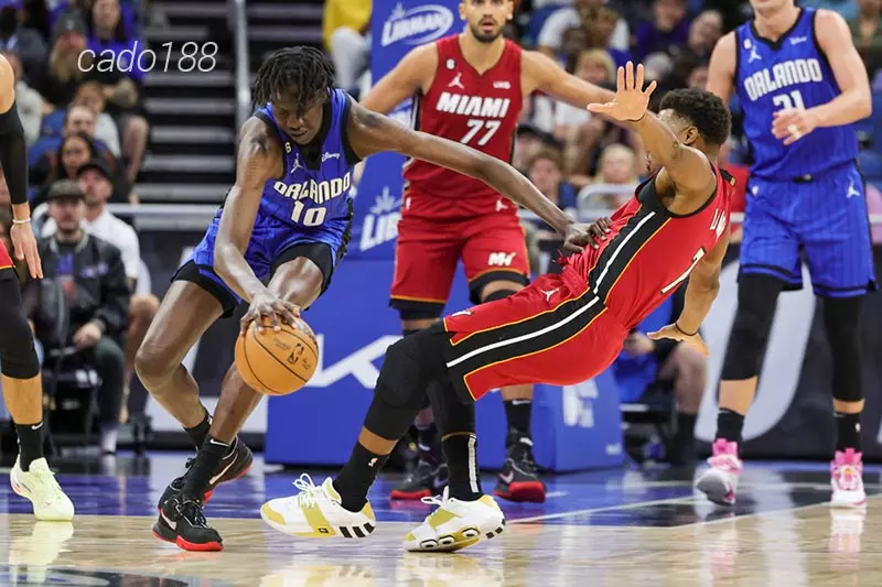 Ngôi sao sáng giá nhất Orlando Magic có một ngày thi đấu đáng thất vọng với chỉ 14 điểm ghi được Soi kèo bóng rổ NBA Orlando Magic vs Miami Heat ngày 22_1