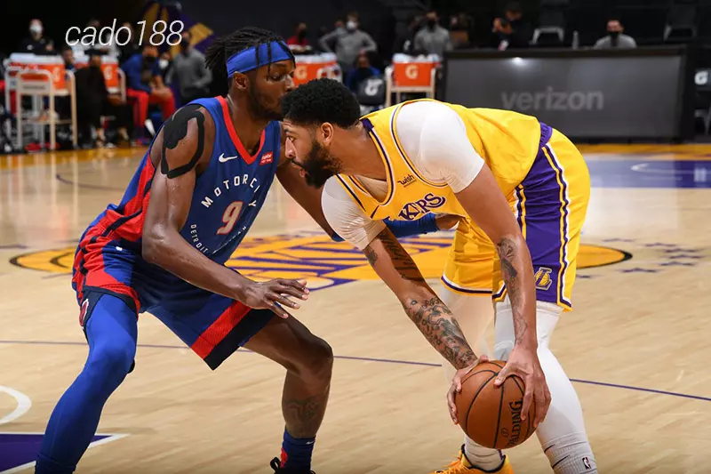 Soi kèo bóng rổ NBA LA Lakers vs Detroit Pistons ngày 14_2