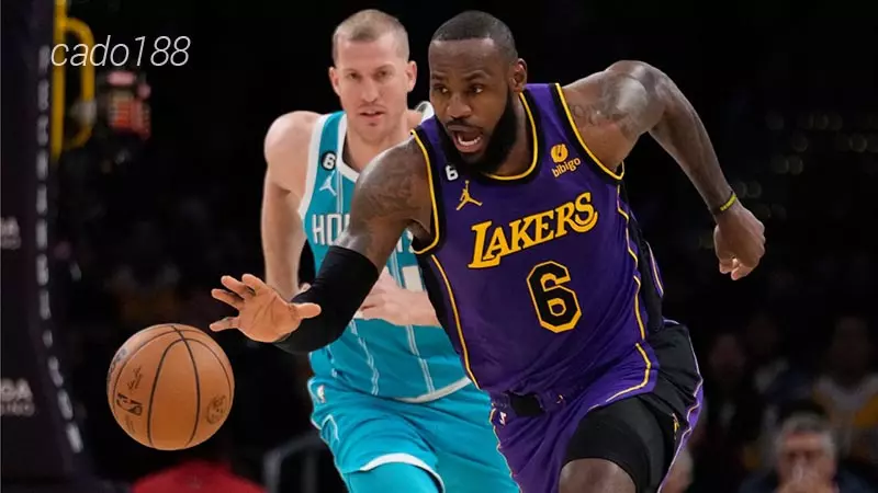 Quá khó để HLV Steve Clifford có thể sắp xếp đội hình khi mất đi hai ngôi sao quan trọng LaMelo Ball và Gordon Hayward Soi kèo bóng rổ NBA Charlotte Hornets vs LA Lakers ngày 6_2