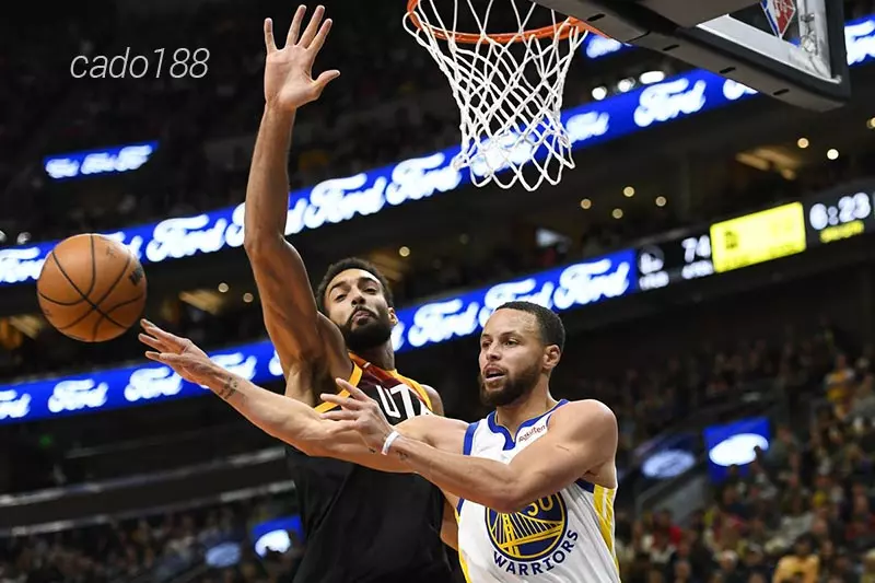 Không có bất ngờ nào xảy ra trong trận đấu giữa Utah Jazz và Golden State Warriors vừa qu Soi kèo bóng rổ NBA Utah Jazz vs Golden State Warriors 16_2