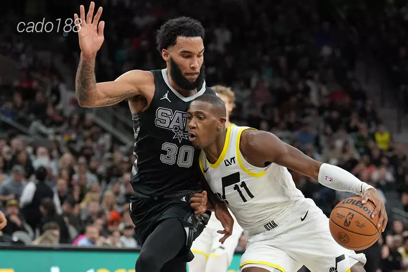 Thất bại gần nhất đã là trận thua thứ 4 liên tiếp của Utah Jazz trên sân nhà Soi kèo bóng rổ NBA Utah Jazz vs San Antonio Spurs ngày 26_2