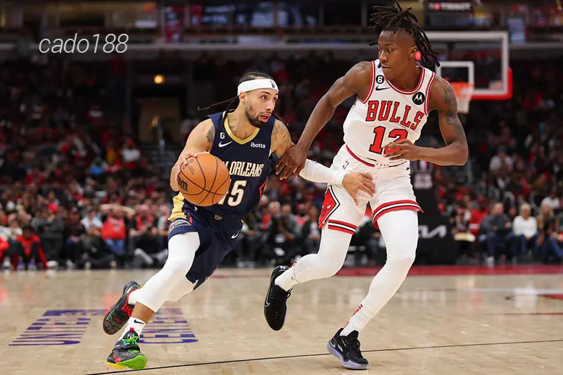 Bộ đôi ngôi sao C.J. McCollum và Zion Williamson thi đấu ngày càng ăn ý hơn trên hàng công Soi kèo bóng rổ New Orleans Pelicans vs Chicago Bulls 26_2