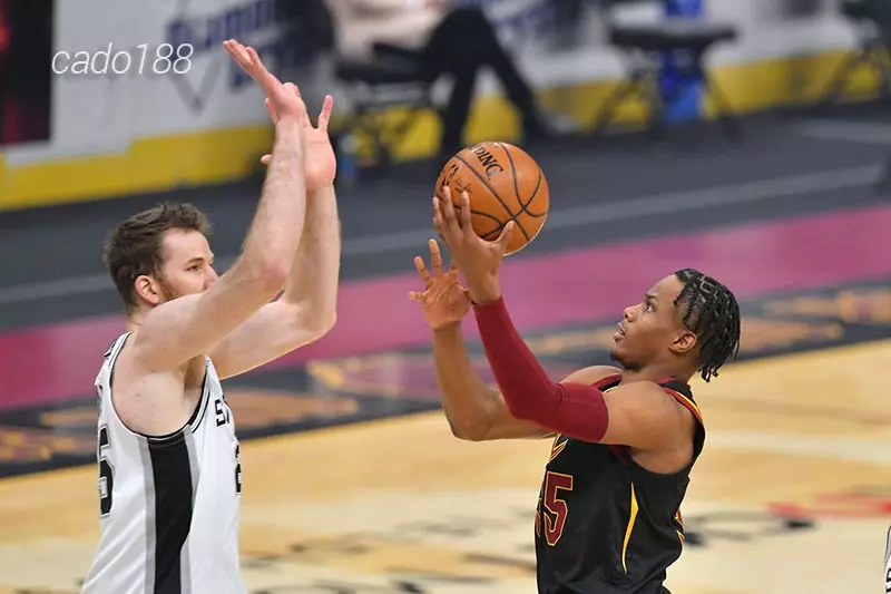 San Antonio Spurs sẽ còn là đối thủ nhẹ nhàng hơn rất nhiều so với các trận đấu trước đó. Soi kèo bóng rổ San Antonio Spurs vs Cleveland Cavaliers 4_2